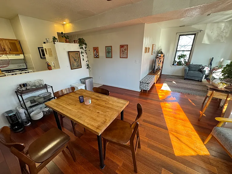 2 Hine Pl #2A — Photo 4