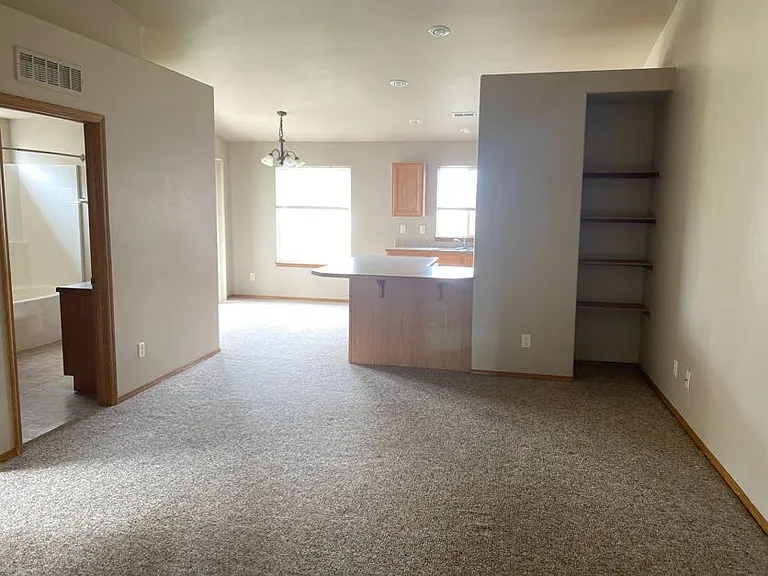 1953 E Wilson Ln #B — Photo 13