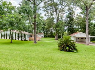 30 Oak Rd, Coldspring, TX 77331