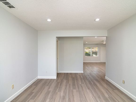 4th image of 731 Brentwood Ln