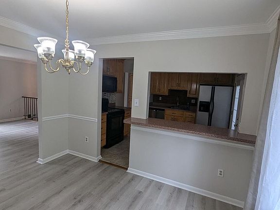 5th image of 8903 Blackbriar Ct