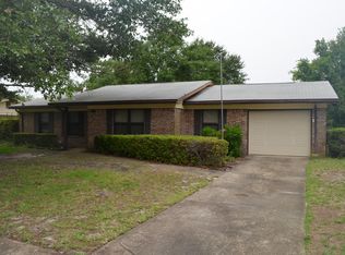 183 Brewer Cir, Mary Esther, FL 32569