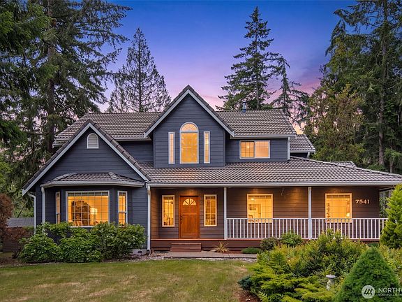 3rd image of 7541 58th Avenue NE