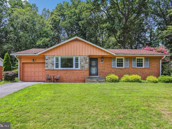 14006 Parkland Dr, Rockville, MD 20853