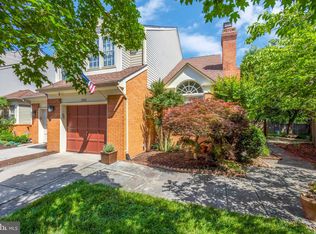 1800 Duffield Ln, Alexandria, VA 22307