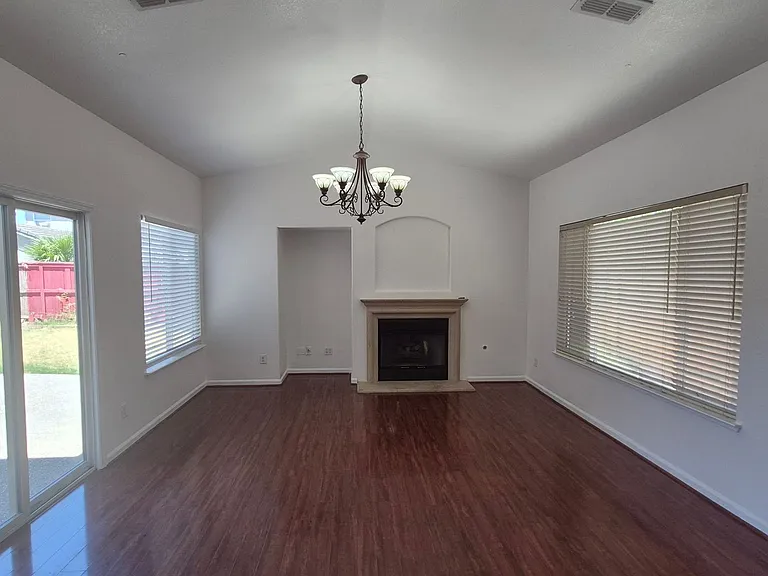 170 Bombay Cir — Photo 12