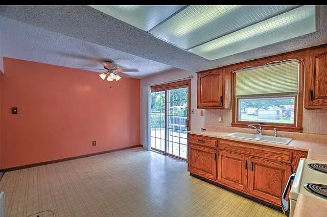 4649 E Hayden Dr — Photo 4