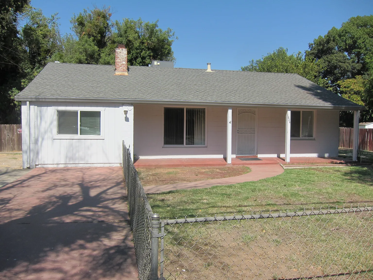 1804 Willow Ave photo 1