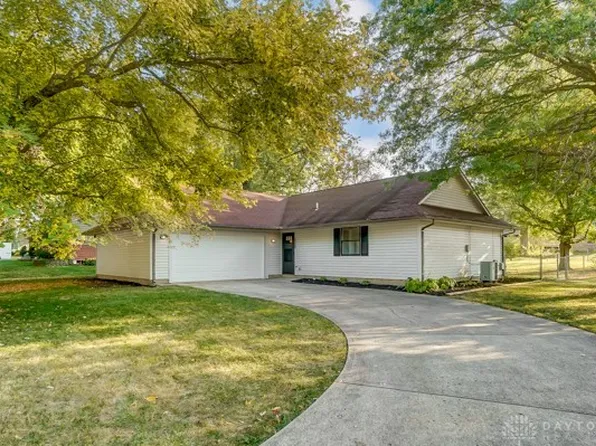 1896 Shady Ln, Dayton, OH 45432