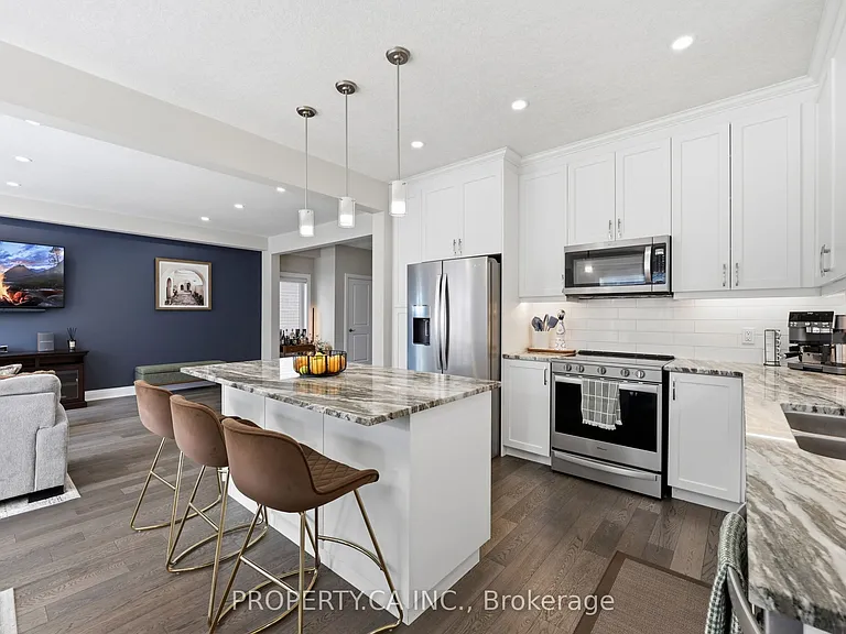 629 Wild Rye St W — Photo 14