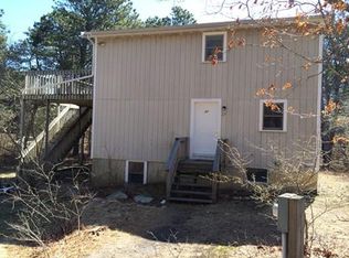 27 10th St N, Edgartown, MA 02539