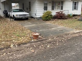 405 S 1st St, Charleston, MO 63834