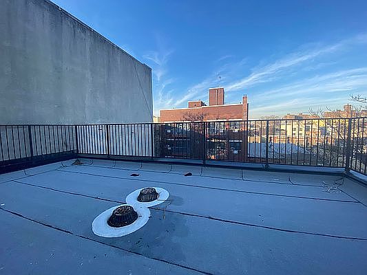 1st image of 714 Dekalb Ave #5
