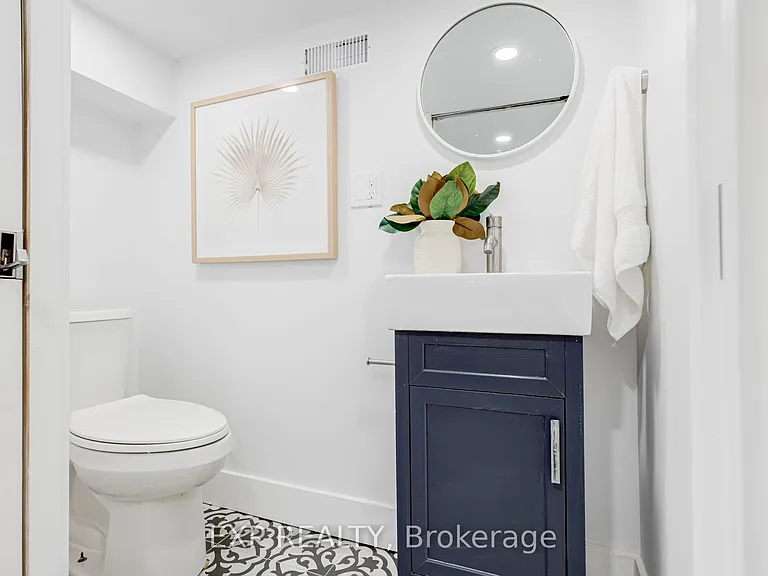 146 Hanson St — Photo 34