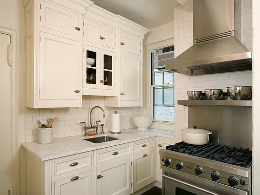 Sold by Sotheby's International Realty | media 29