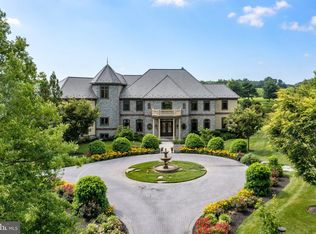 6 Firethorn Ln, Malvern, PA 19355