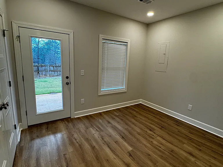 1450 Lee Stokes Rd — Photo 8