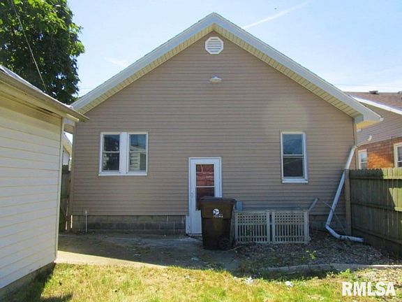 2nd image of 515 E Lake Ave