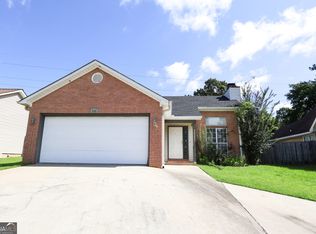 141 Carriage Hill Dr, Warner Robins, GA 31088