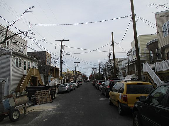 4th image of 239 N Texas Ave