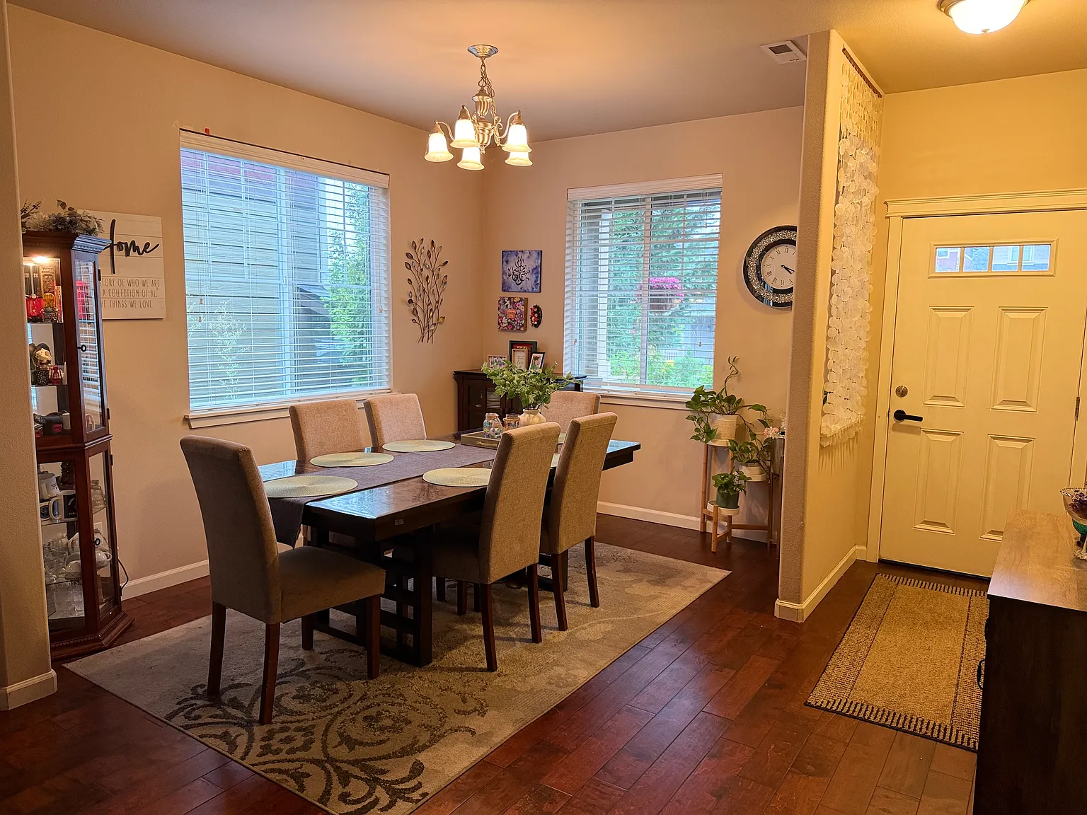 4 bed, 2.5 bath, 2011 sqft, $2,650 — Photo 4