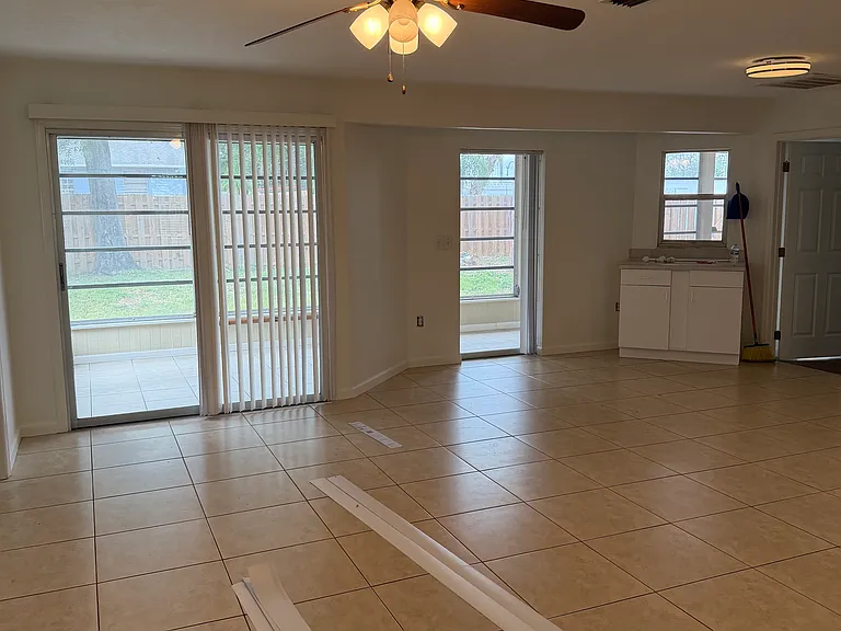 3053 Hillview St — Photo 8