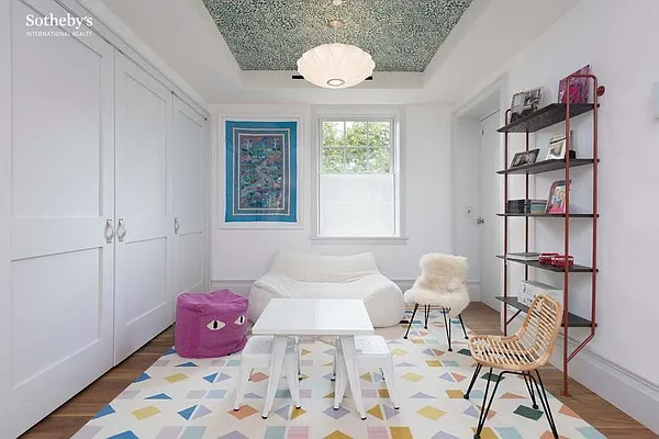 Sold by Sotheby's International Realty | media 32