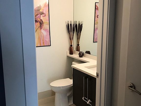 3rd image of 1808 N California Ave APT 1S