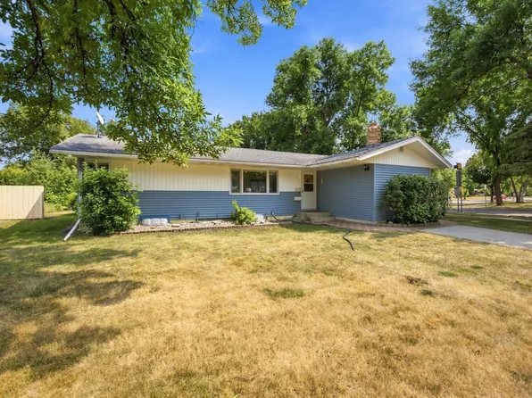 1914 15th St S, Moorhead, MN 56560