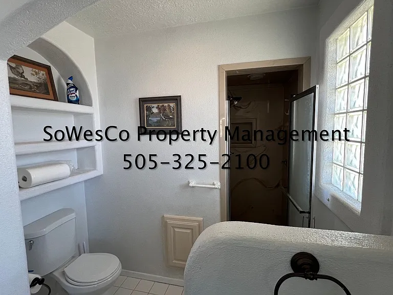 208 E 38th St — Photo 11
