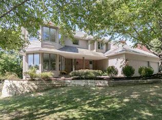 823 Bluffwood Dr, Iowa City, IA 52245