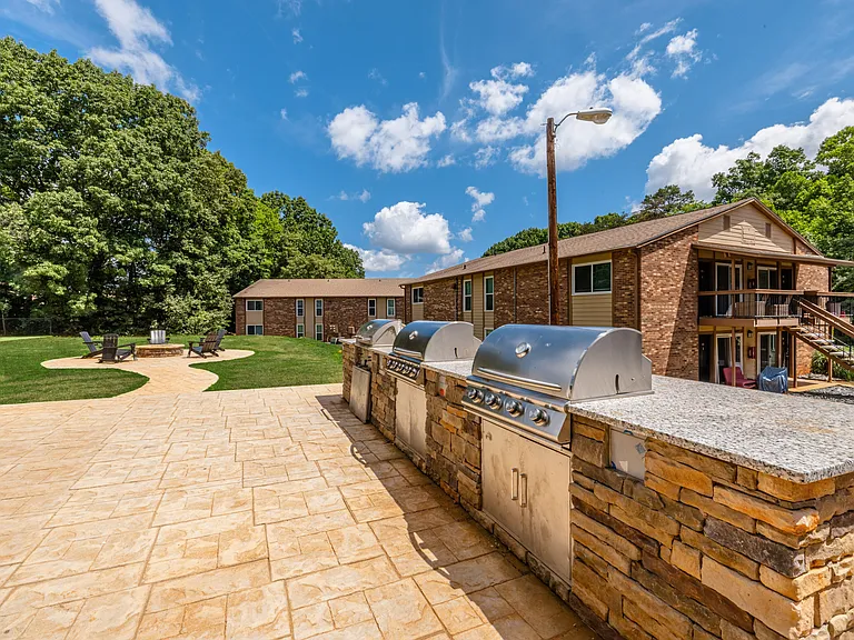 Outdoor Grilling Area with Gas Grills at Enclave at North Point