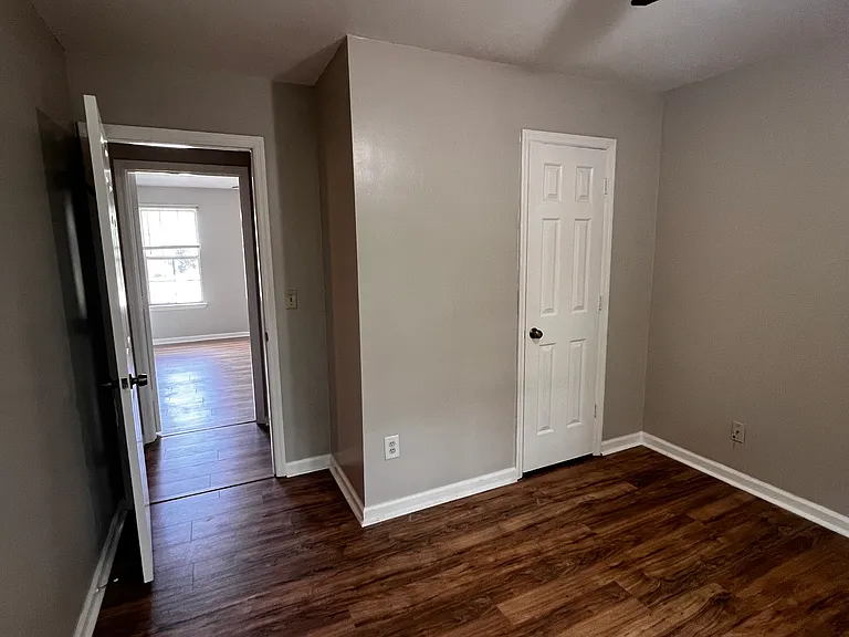 1690 Cedar Bluff Way — Photo 5