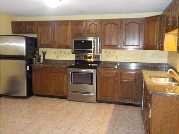 4th image of 78 Saint Joseph St