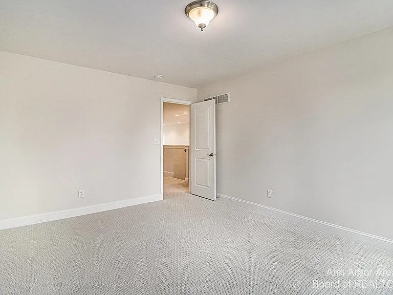 3343 Roseford Blvd — Photo 27