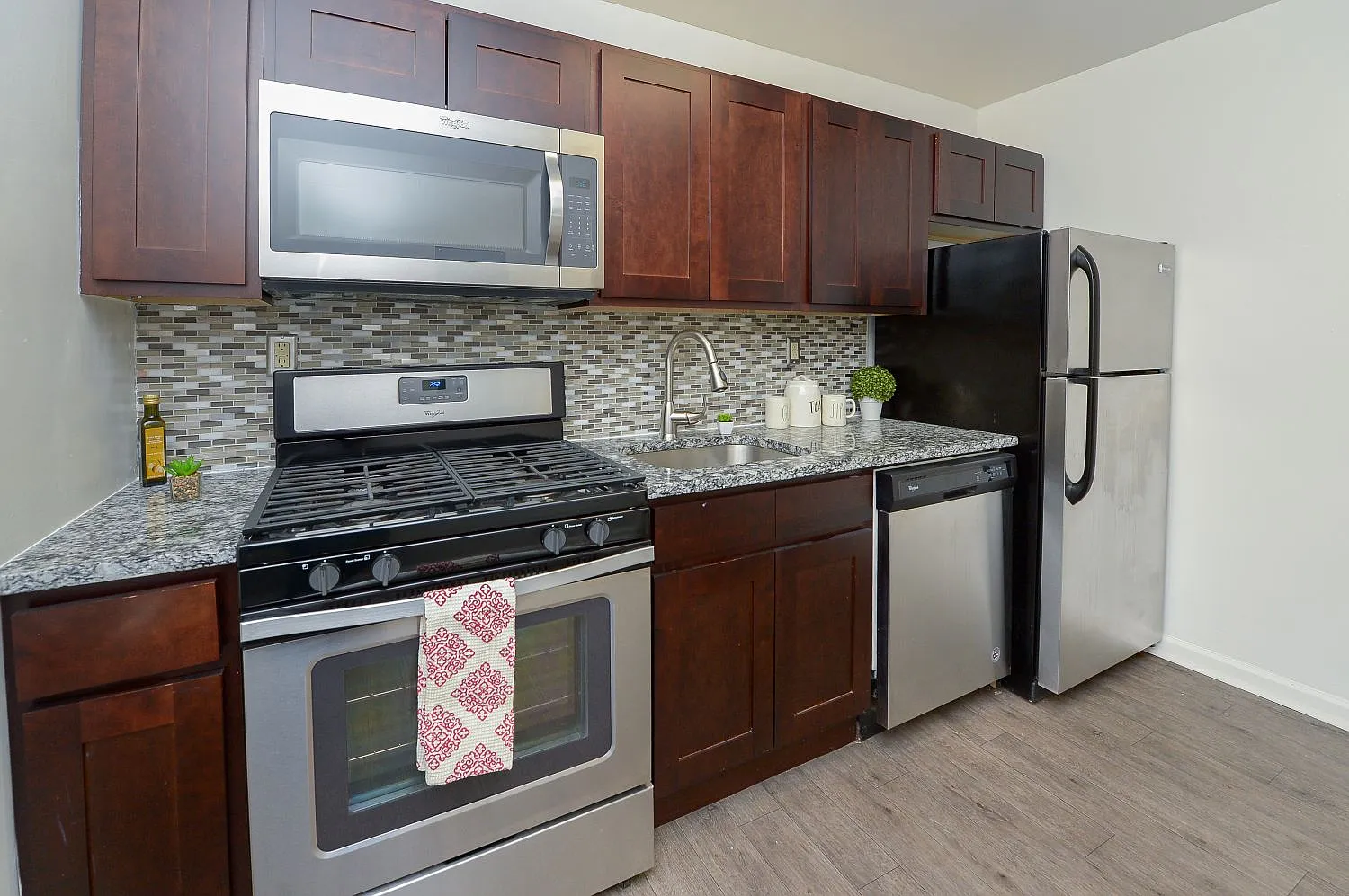 Duncan Hill Apartment Homes — Photo 2