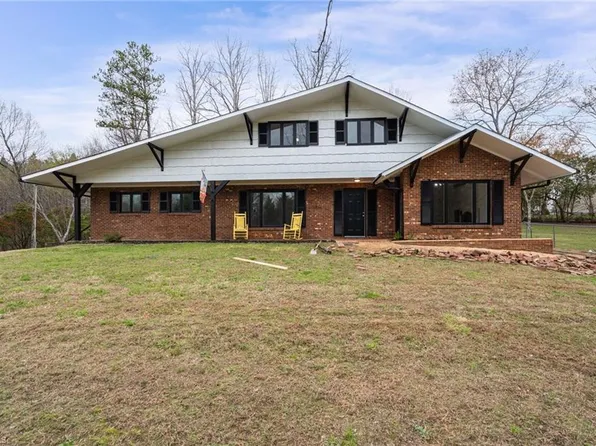 3751 Brookdale Dr, Clemmons, NC 27012