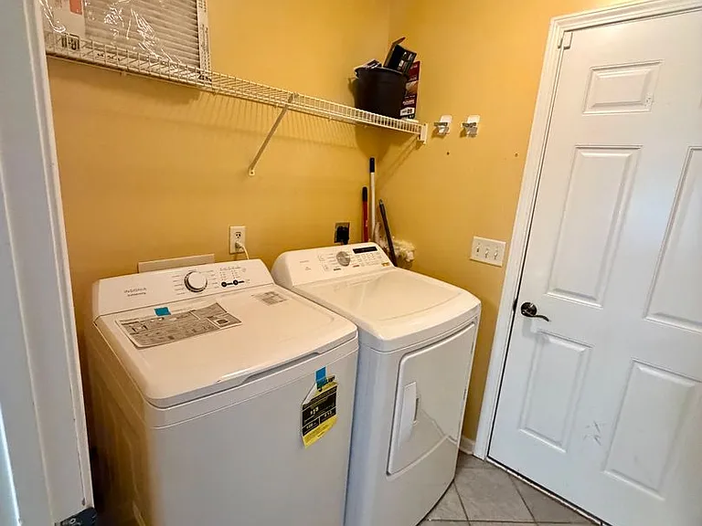 102 Kaylin Ct — Photo 10