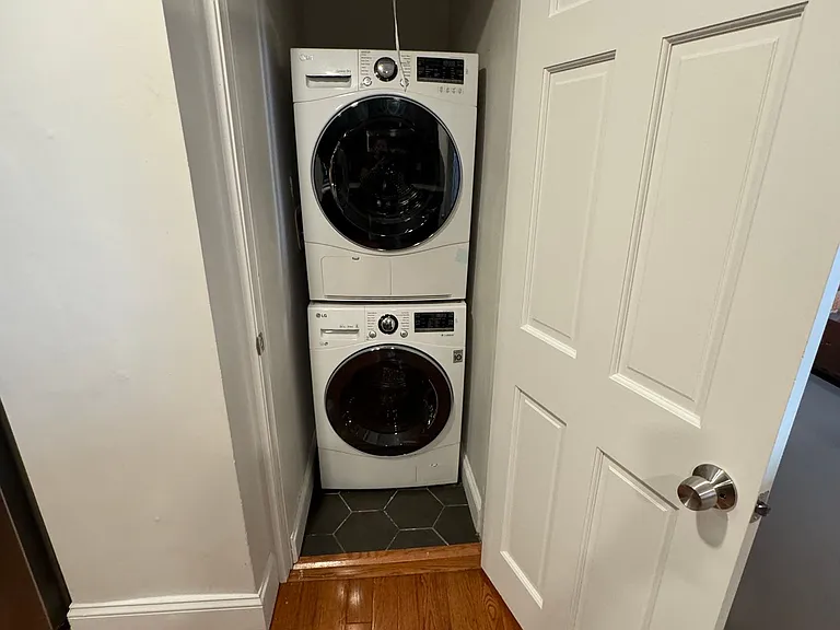 212 Maverick St #6L — Photo 10