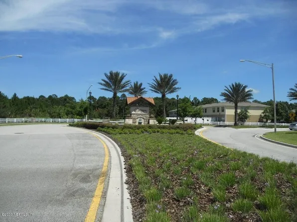493 Walnut Dr, Saint Johns, FL 32259