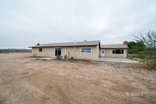 3rd image of 1424 S Rademacher Way