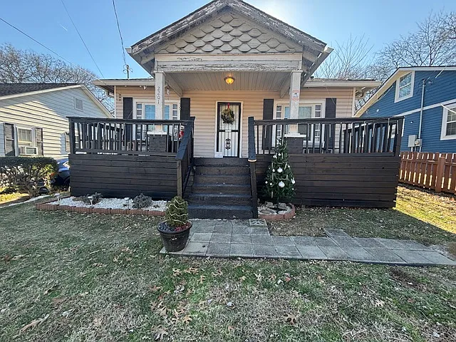 2201 Morena St — Photo 1