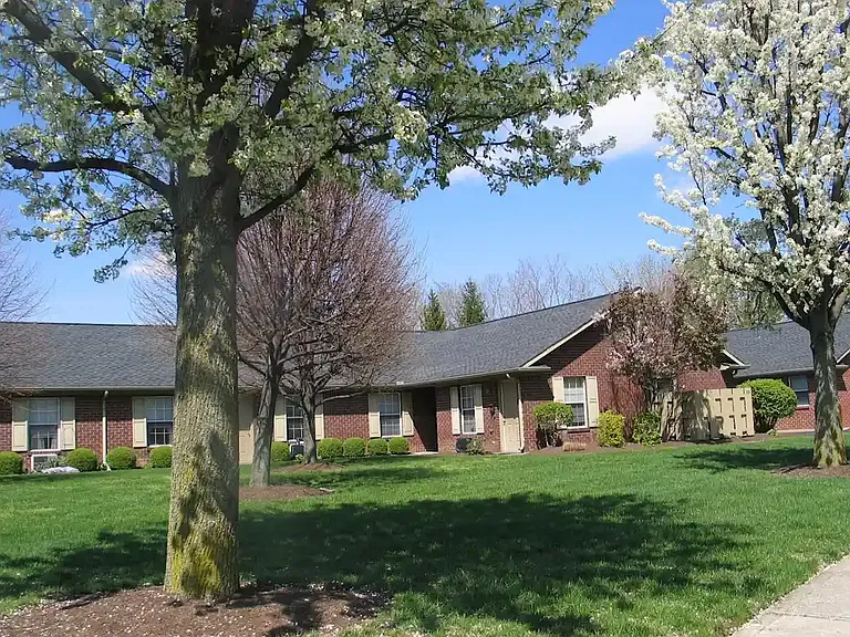Deerfield Place Apartments — Photo 11