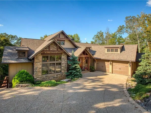 45 Miners Pl, Dahlonega, GA 30533