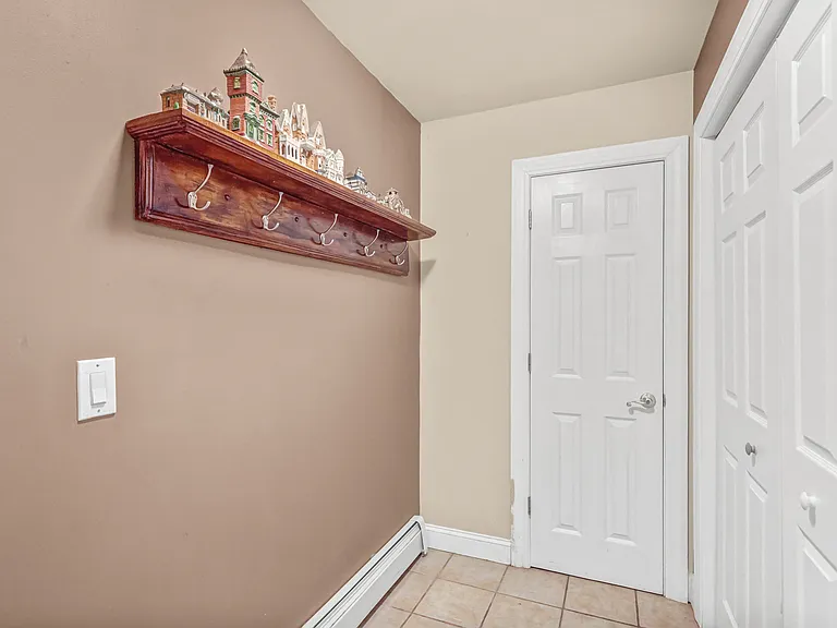 4 McNamara Dr — Photo 14