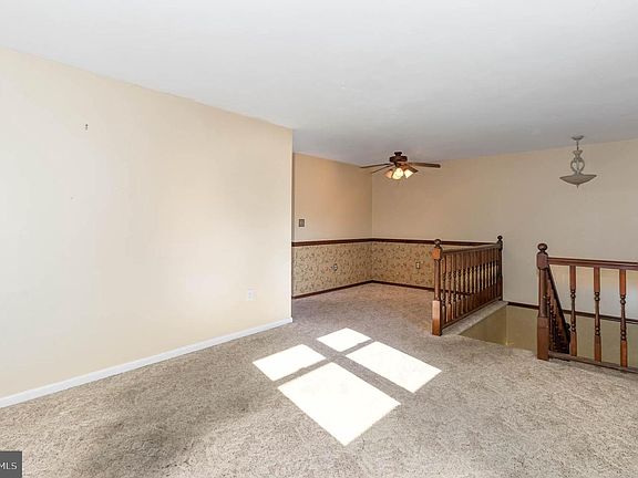 3rd image of 2069 Lexington Ave