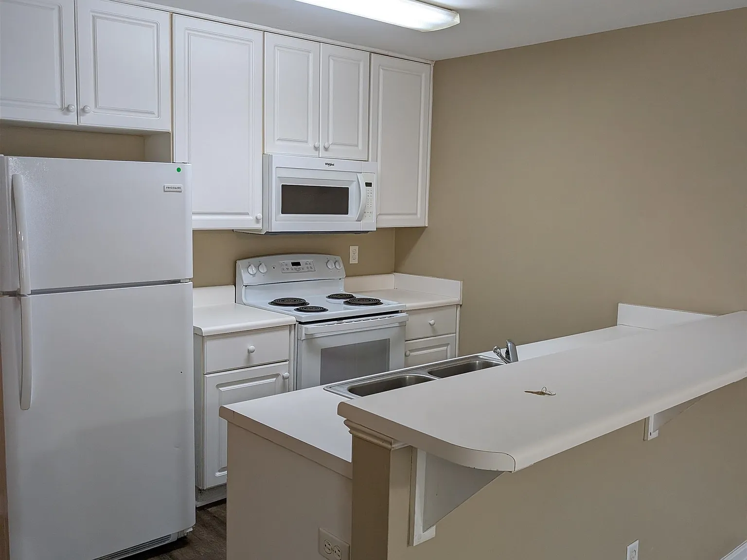 3 bed, 3.5 bath, 1506 sqft, $1,500 — Photo 4