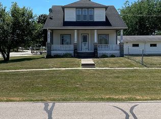 419 E Webb St, Davis, IL 61019