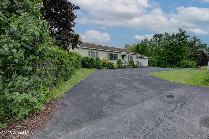 4th image of 7742 Mariaville Road