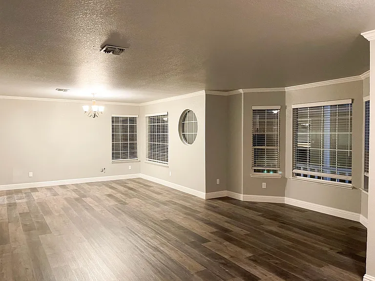 1187 Northridge Dr — Photo 2